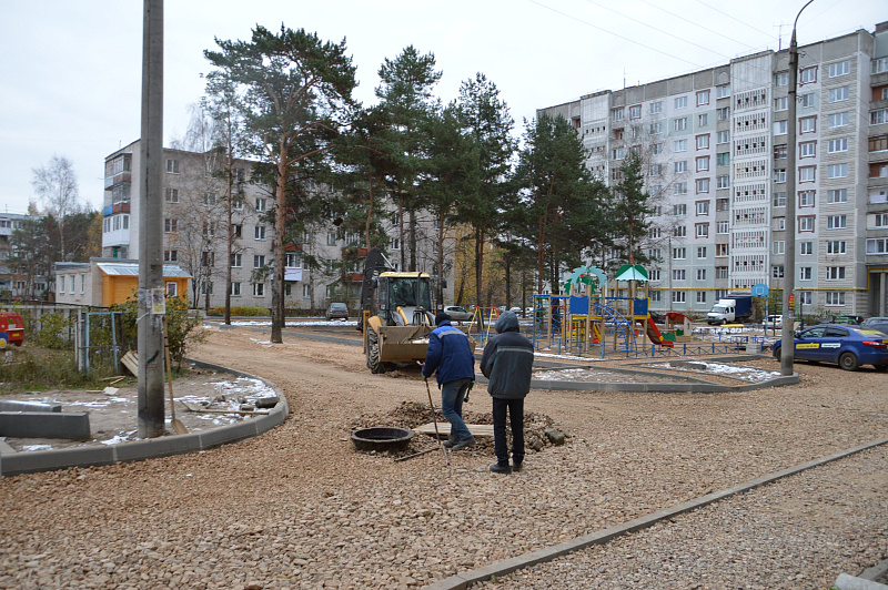 В Твери продолжается благоустройство дворовых территорий